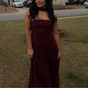 Chic Strapless Maroon Dress